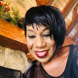 Meet your Posher, Teresa